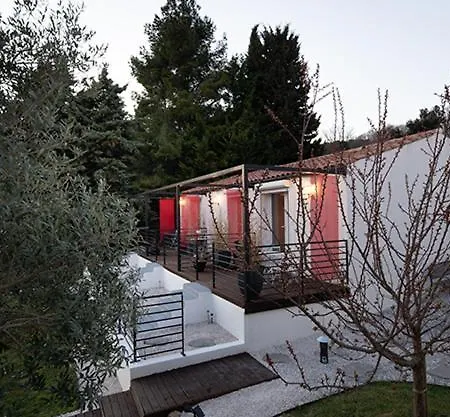 Bed & Breakfast Mise En Scene