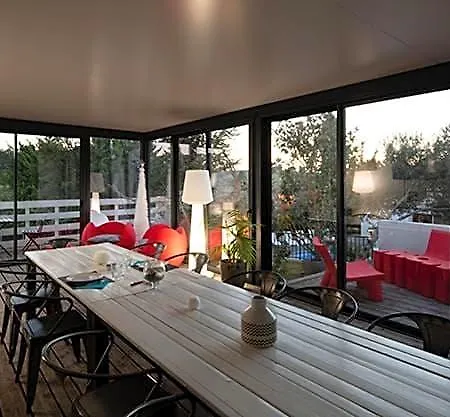 Mise En Scene לינה וארוחת בוקר 4*