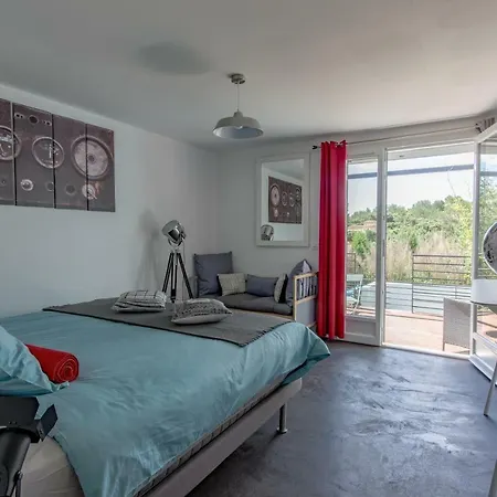 Mise En Scene Bed & Breakfast