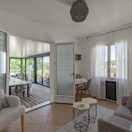 Mise En Scene Bed & Breakfast Aumelas