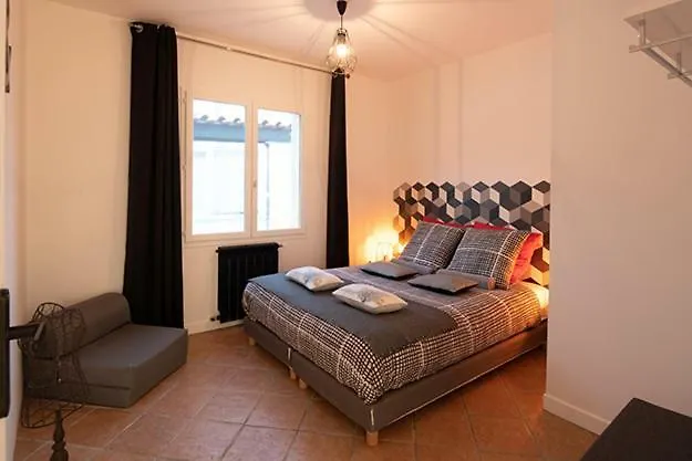 Bed and Breakfast Mise En Scene Aumelas